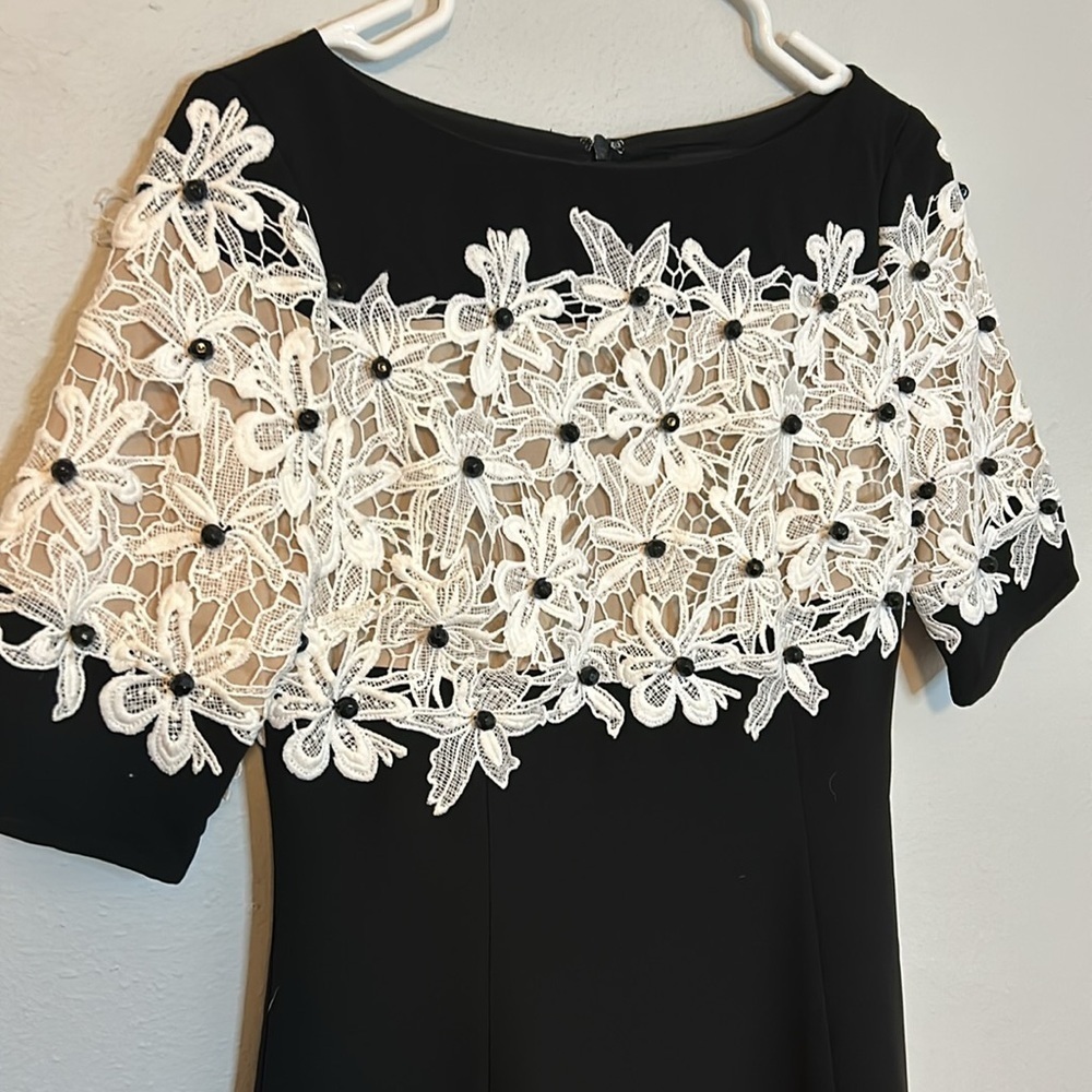 Shani Lace Fit & Flare dress, black with white lace and black beads. Women’s 6. - Picture 4 of 11